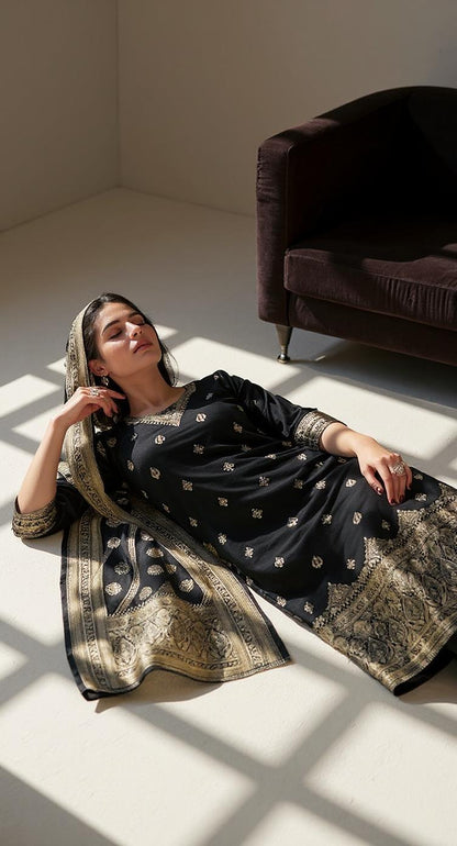 BLACK COLOURED  WOMEN'S  SILK  KURTA WITH  DUPATTA SET