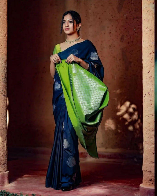 THE BANARASI SAREEIS MADE UP OF SILK THREADS WOVEN USING