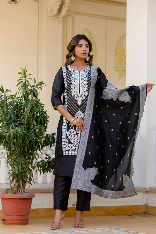 BLACK  COLOURED WOMEN'S  PURE SILK  KURTA WITH  DUPATTA SET