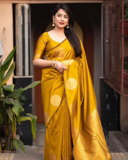 THE BANARASI SAREEIS MADE UP OF SILK THREADS WOVEN USING