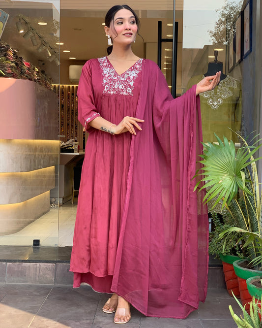 PINK  COLOURED  WOMEN'S VISCOSE CHINNON  EMBROIDERED   KURTA  WITH PANT DUPATTA  SET