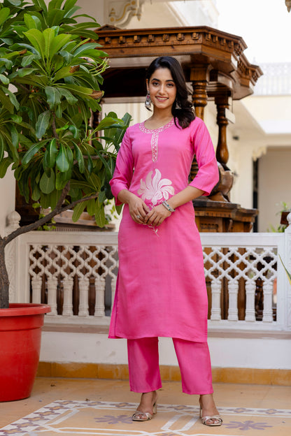 PINK  COLOURED WOMEN'S VISCOSE RAYON  KURTA WITH  DUPATTA SET