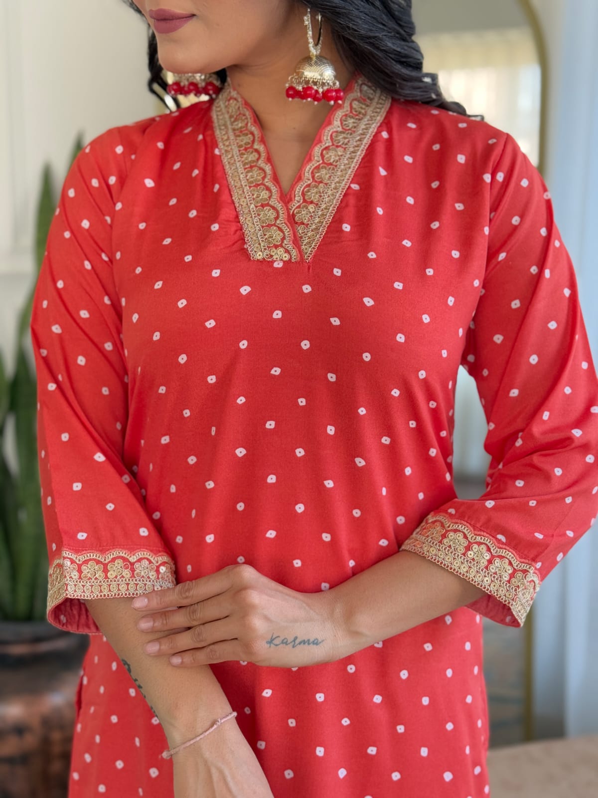 ORANGE  COLOURED  WOMEN'S  REYON   EMBROIDERED  KURTA WITH PANT DUPATTA SET