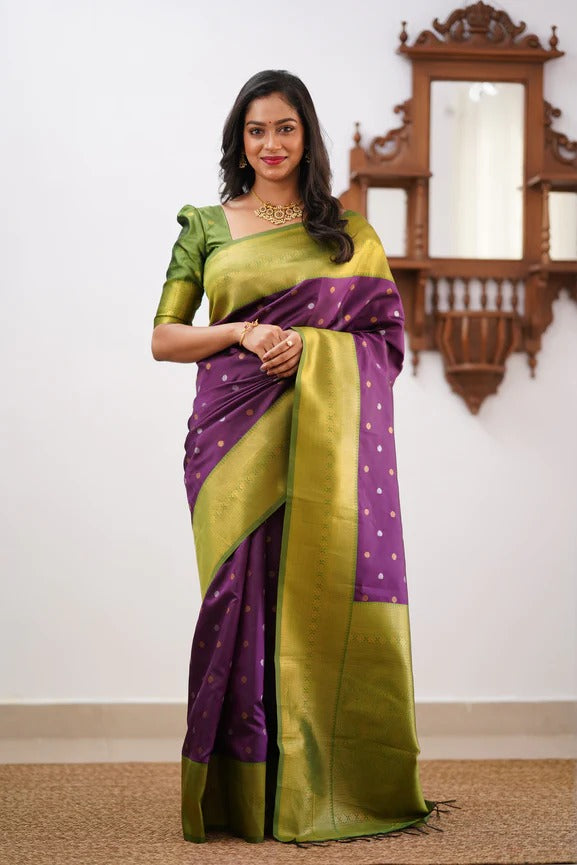Floral Zari Silk Blend Banarasi Saree