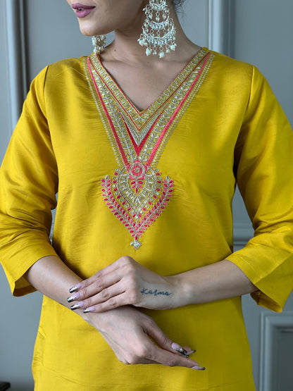 YELLOW  COLOURED Women Embroidered Chanderi Kurta set