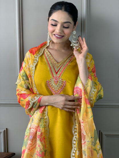 YELLOW  COLOURED Women Embroidered Chanderi Kurta set