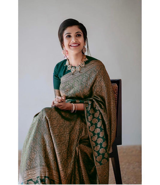 THE BANARASI SAREEIS MADE UP OF SILK THREADS WOVEN USING