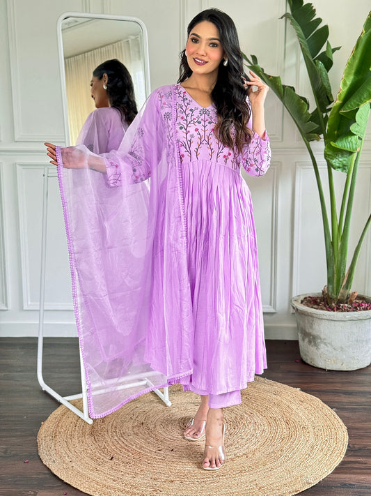 LIGHT PURPLE  COLOURED WOMEN'S  VISCOSE CHANDERI KURTA SET