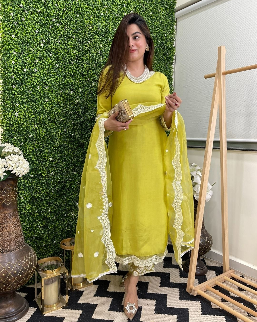 PISTA YELLOW   COLOURED WOMEN'S  EMBROIDERY KURTA SET