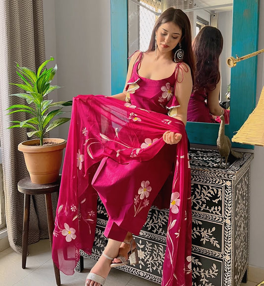 KAVERI PINK COLOURED WOMEN'S VISCOSE FRENCH CREPE KURTA SET