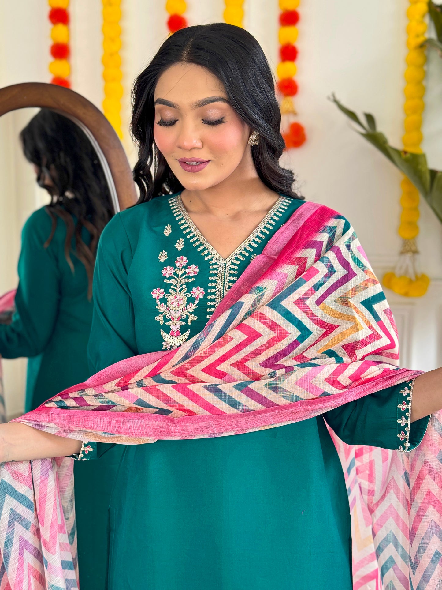 GREEN  COLOURED WOMEN'SVISCOSE CHANDERI KURTA SET