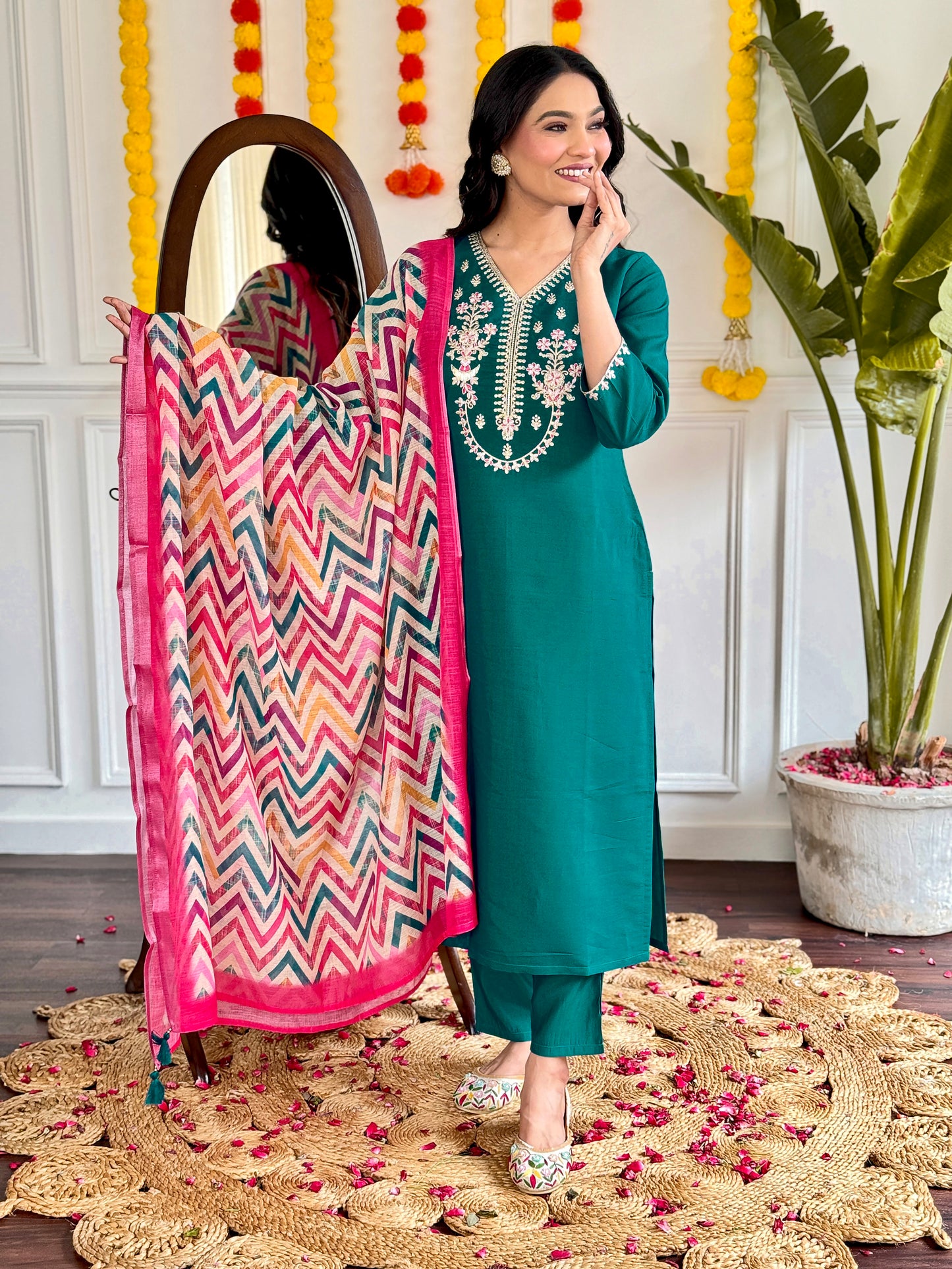 GREEN  COLOURED WOMEN'SVISCOSE CHANDERI KURTA SET