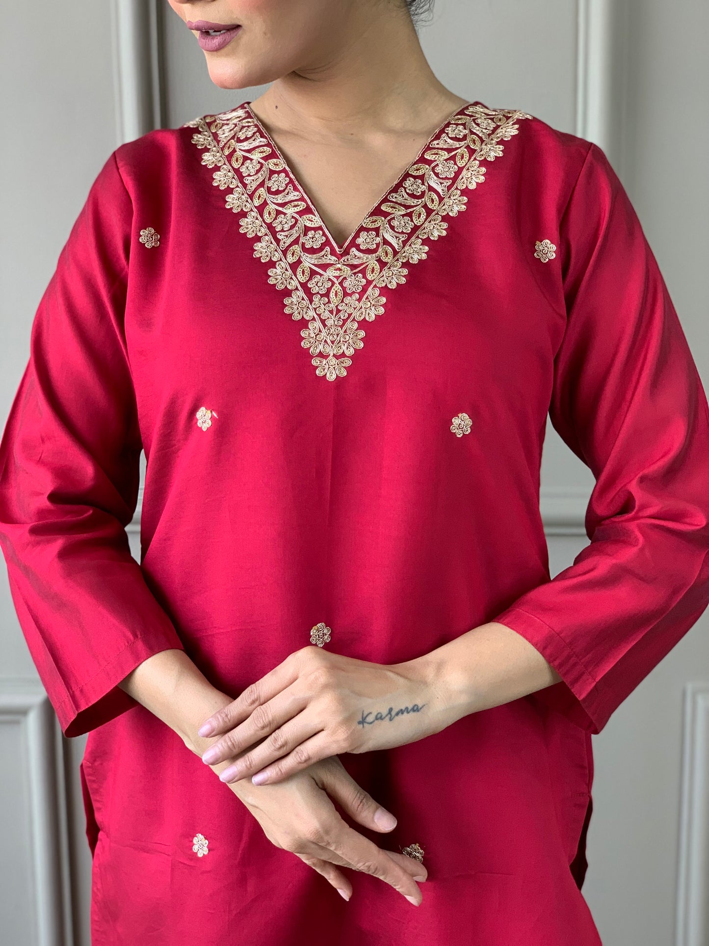 LEELA PINK  COLOURED WOMEN'S VISCOSE CHANDERI KURTA SET