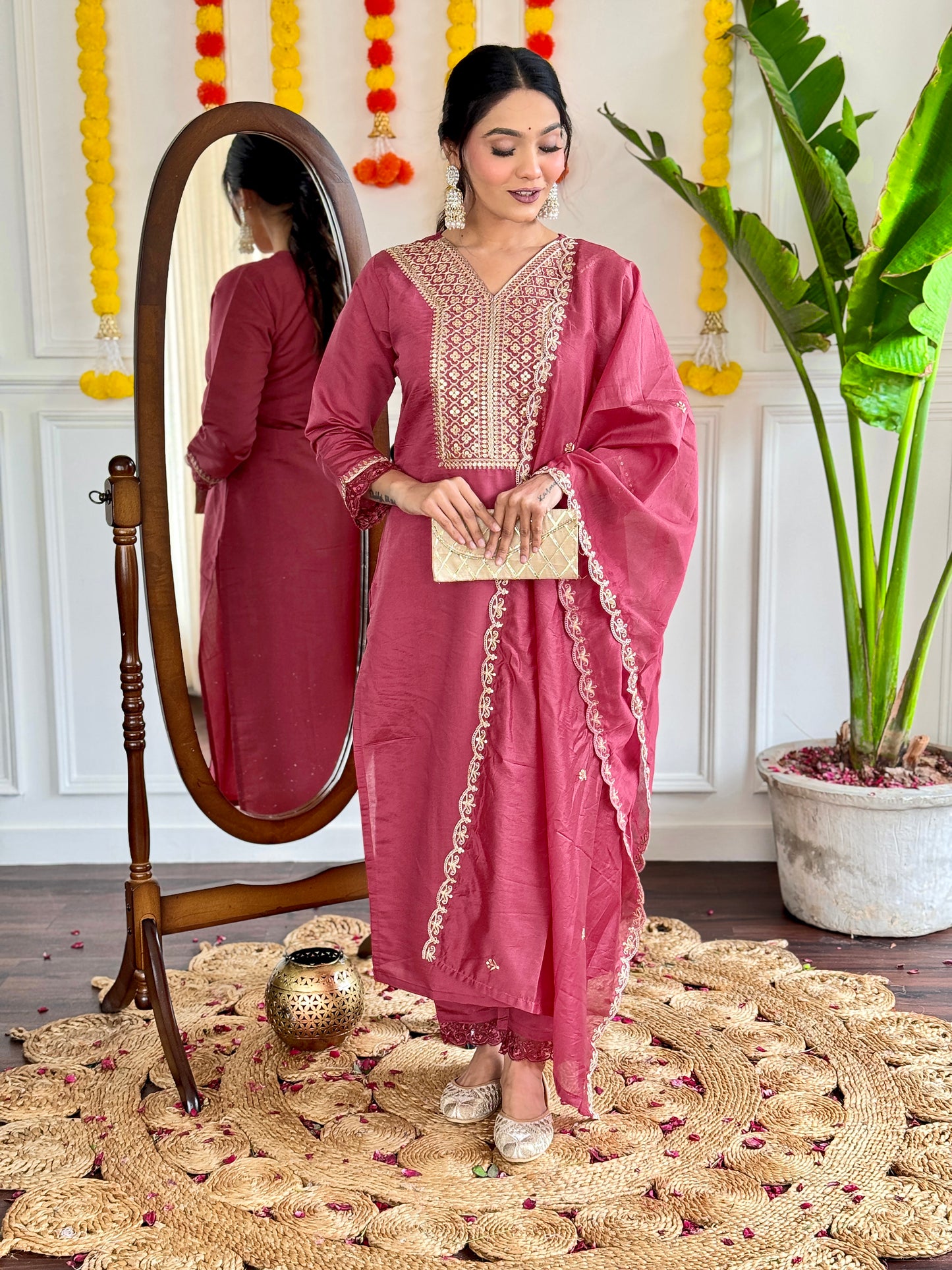 LIGHT CHEERY  COLOURED WOMEN'S VISCOSE CHANDERI KURTA SET
