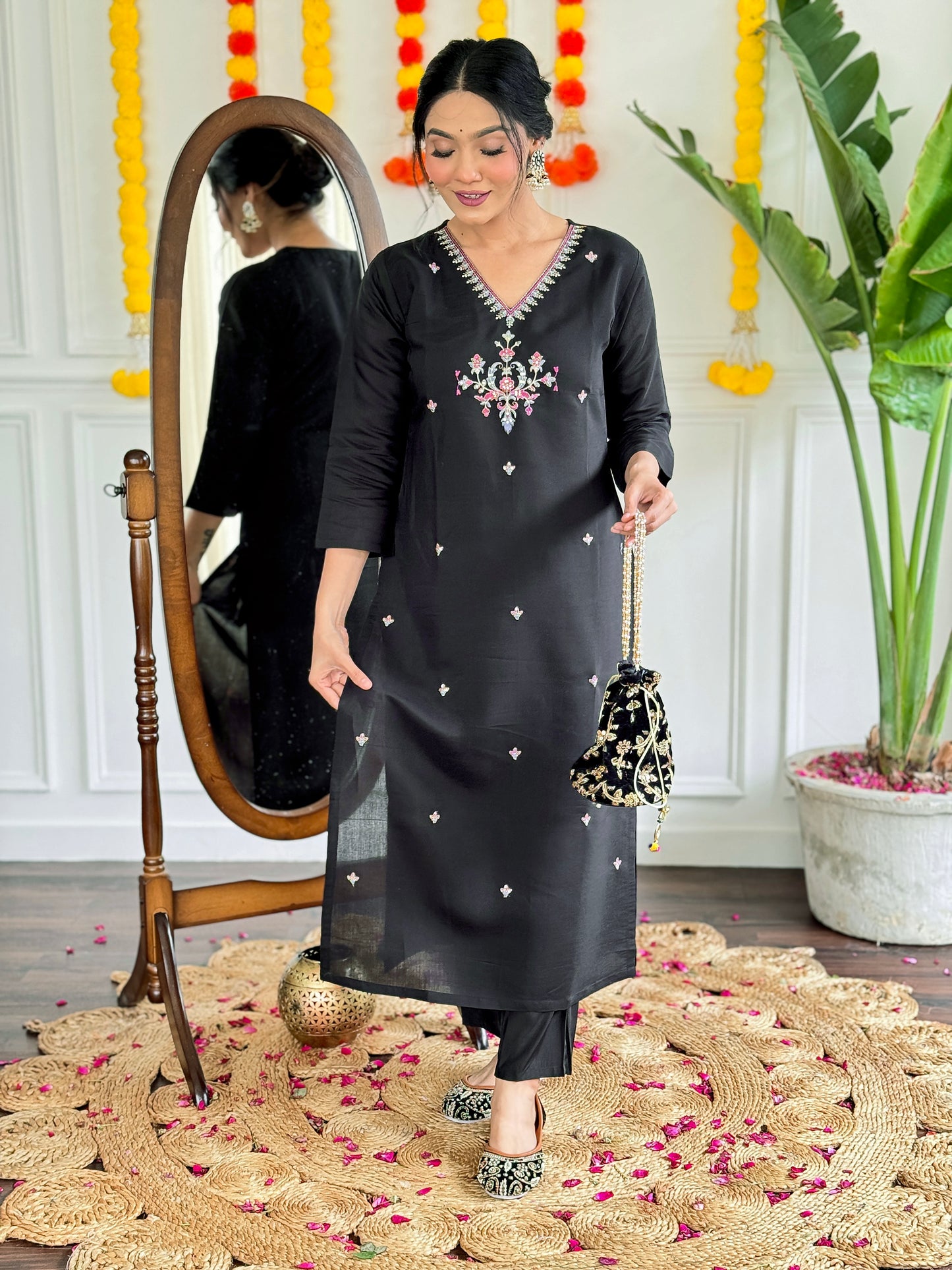 BLACK COLOURED WOMEN'S VISCOSE RAYON  KURTA SET