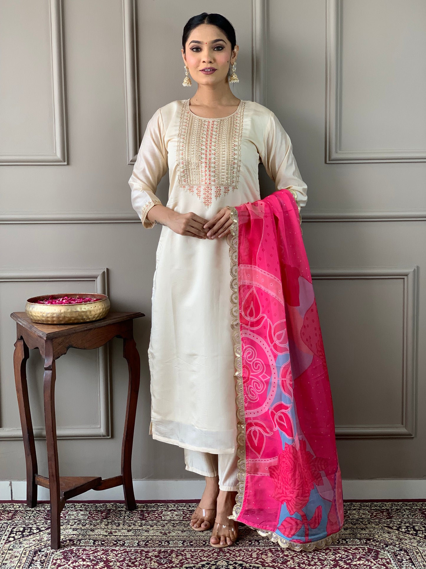 NARGIS  WHITE WOMEN'S VISCOSE CHANDERI KURTA SET