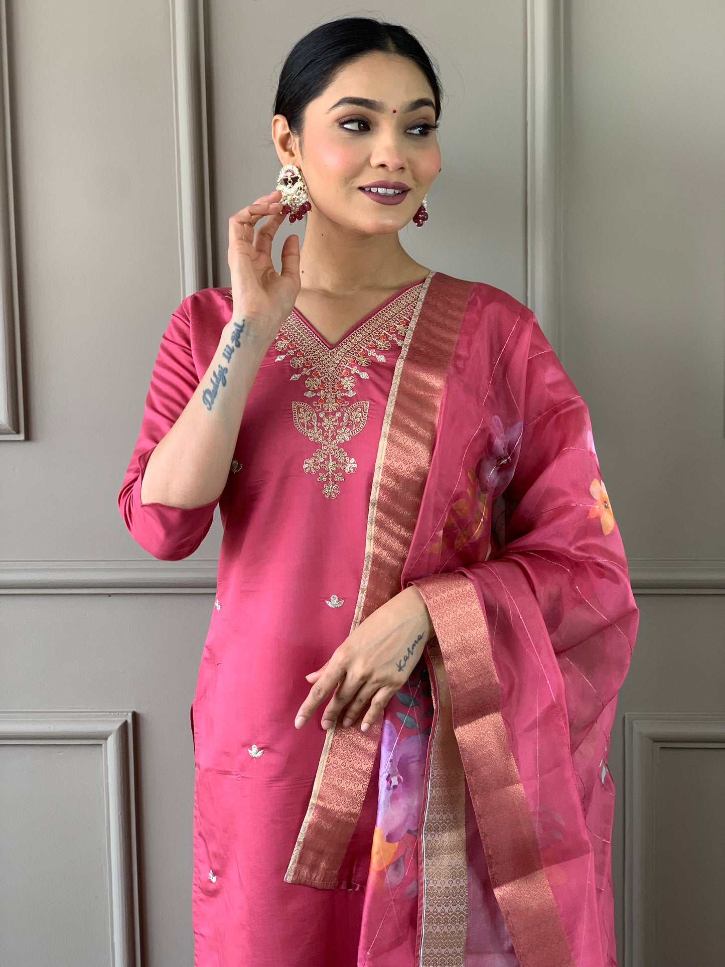 NIHARIKA PINK WOMEN'S VISCOSE CHANDERI KURTA SET