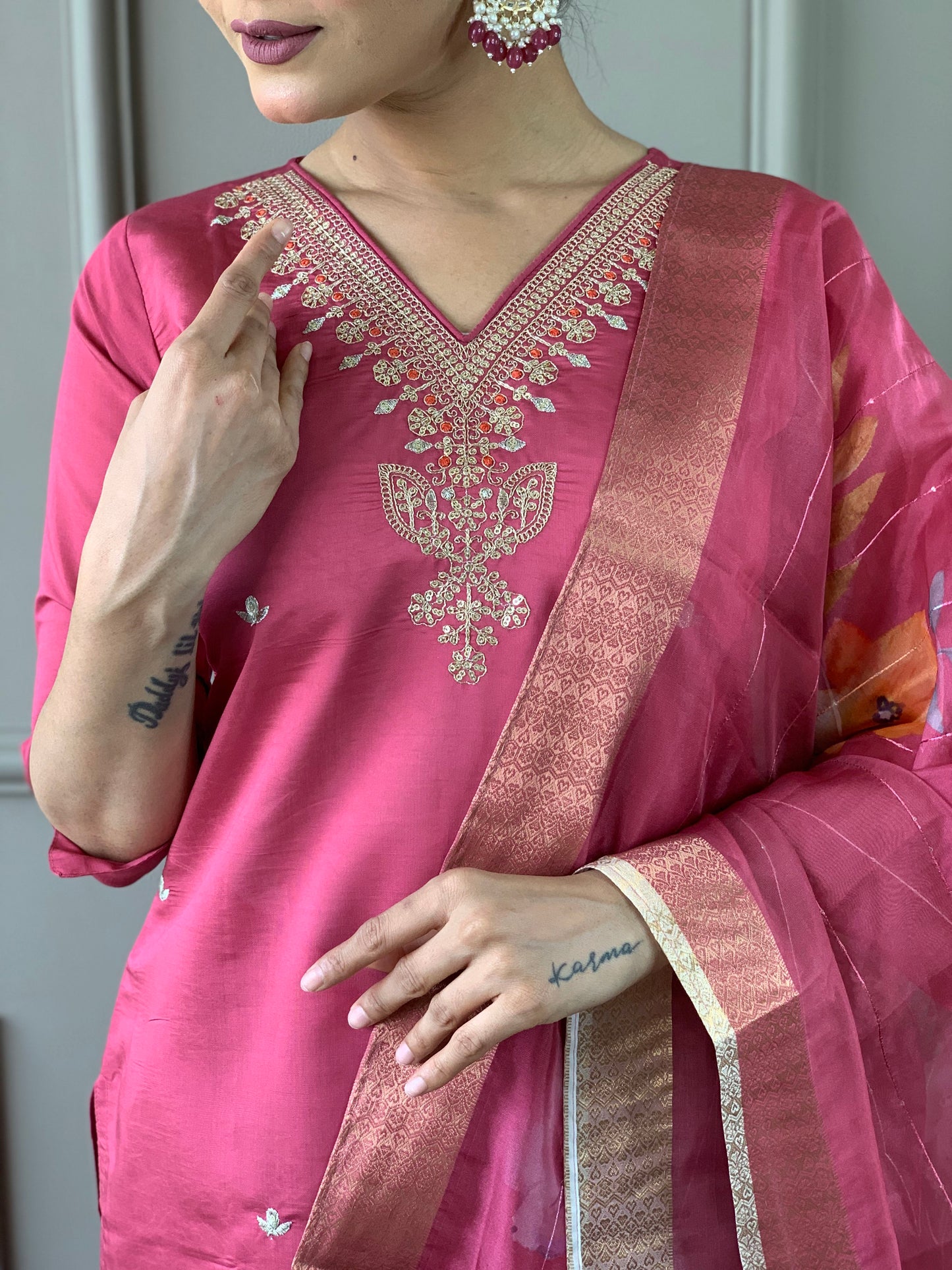 NIHARIKA PINK WOMEN'S VISCOSE CHANDERI KURTA SET