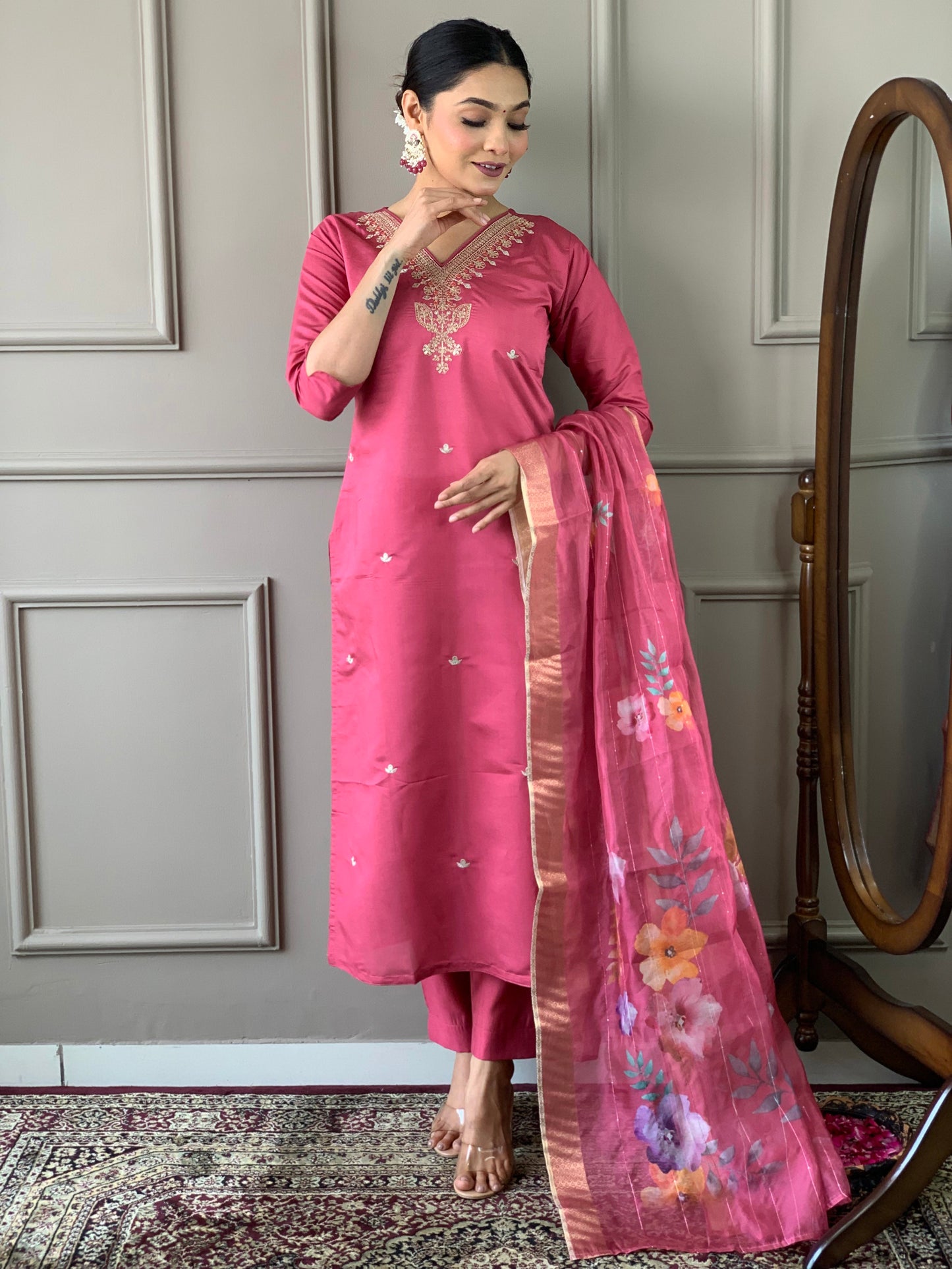 NIHARIKA PINK WOMEN'S VISCOSE CHANDERI KURTA SET