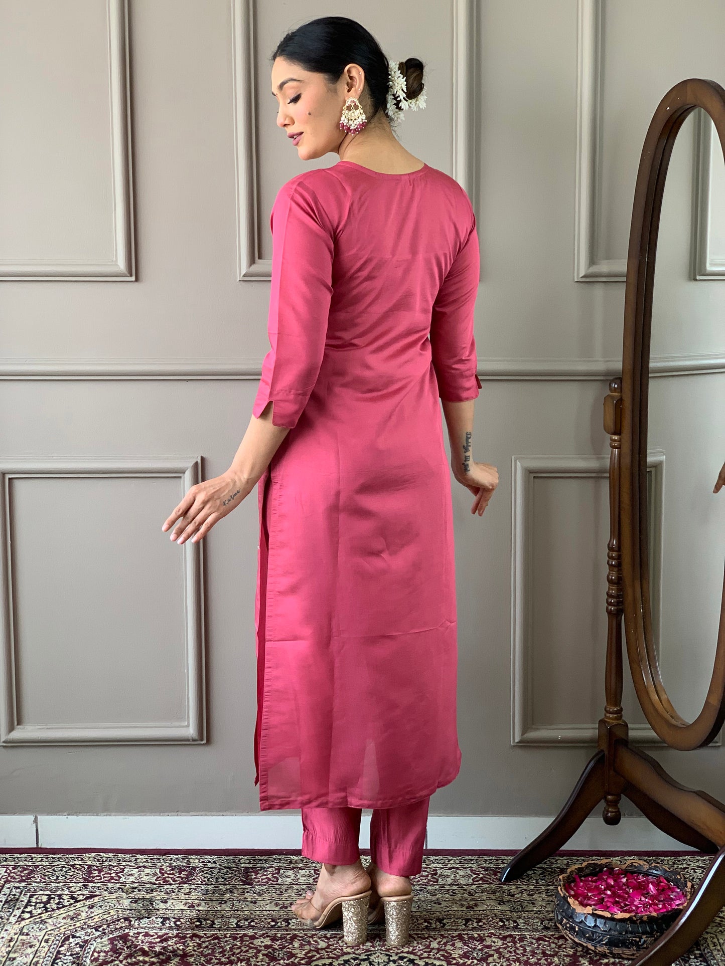 NIHARIKA PINK WOMEN'S VISCOSE CHANDERI KURTA SET