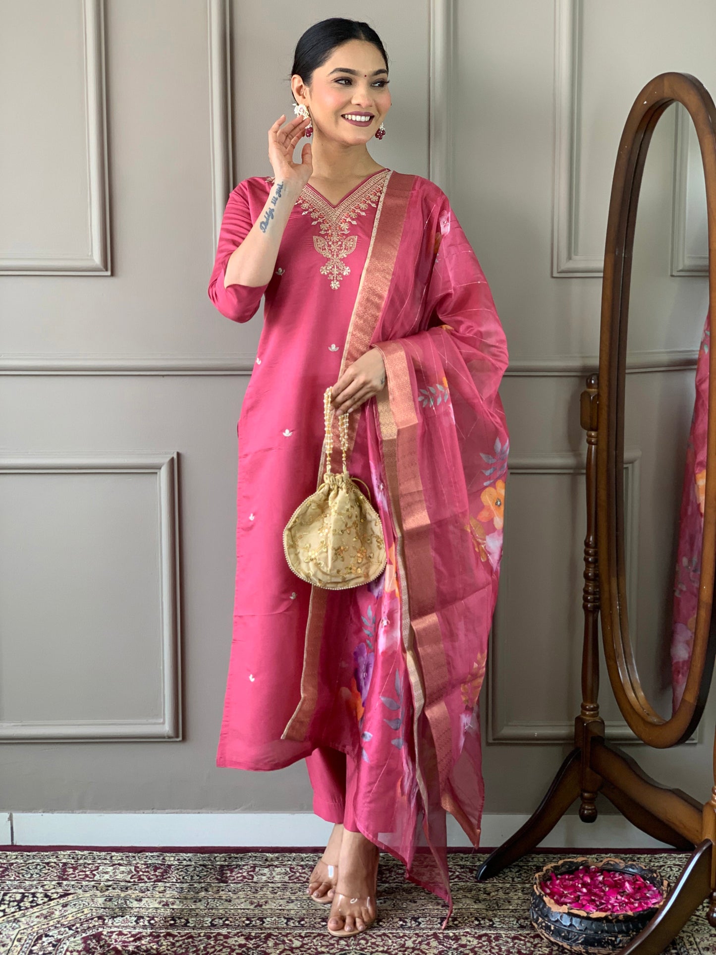 NIHARIKA PINK WOMEN'S VISCOSE CHANDERI KURTA SET