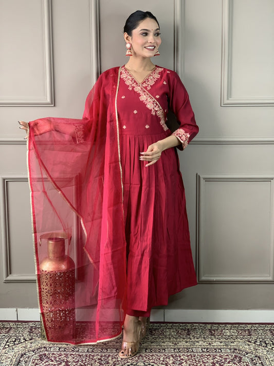 OLIVIA RED COLOURED  WOMEN'S  VISCOSE CHANDERI EMBROIDERY KURTA WITH PANT DUPATTA SET