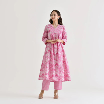MOTI PINK COLOURED  WOMEN'S  RAYON SLUB  LACE WORK   KURTA WITH PANT SET