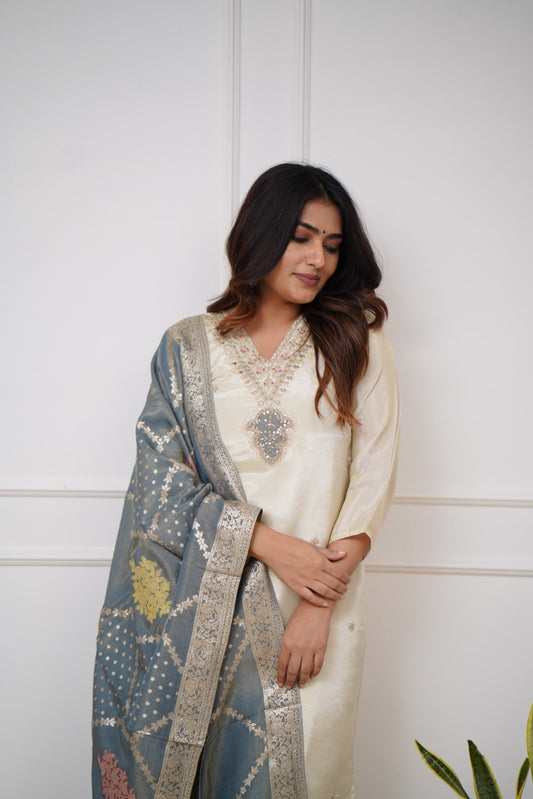 OFF WHITE  COLOURED  WOMEN'S VISCOSE CHANDERI KURTA WITH PANT DUPATTA  SET