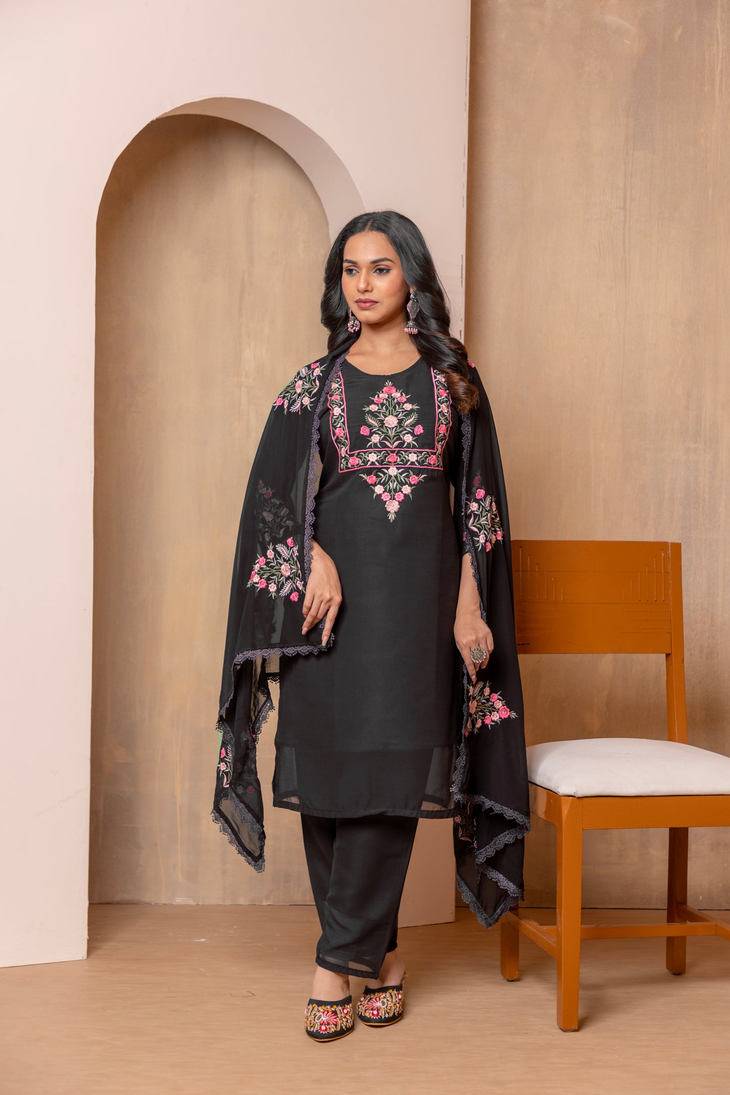 SUCHI BLACK  COLOURED  WOMEN'S  HEAVY FAUX GEORGETTE  KURTA WITH PANT DUPATTA  SET
