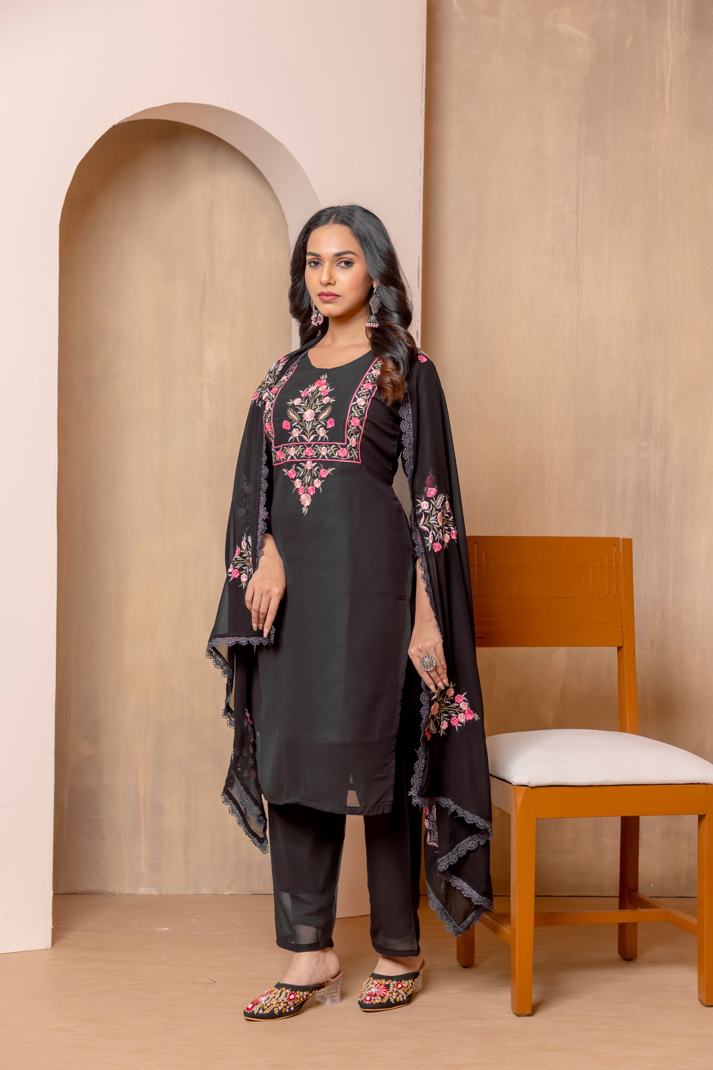 SUCHI BLACK  COLOURED  WOMEN'S  HEAVY FAUX GEORGETTE  KURTA WITH PANT DUPATTA  SET