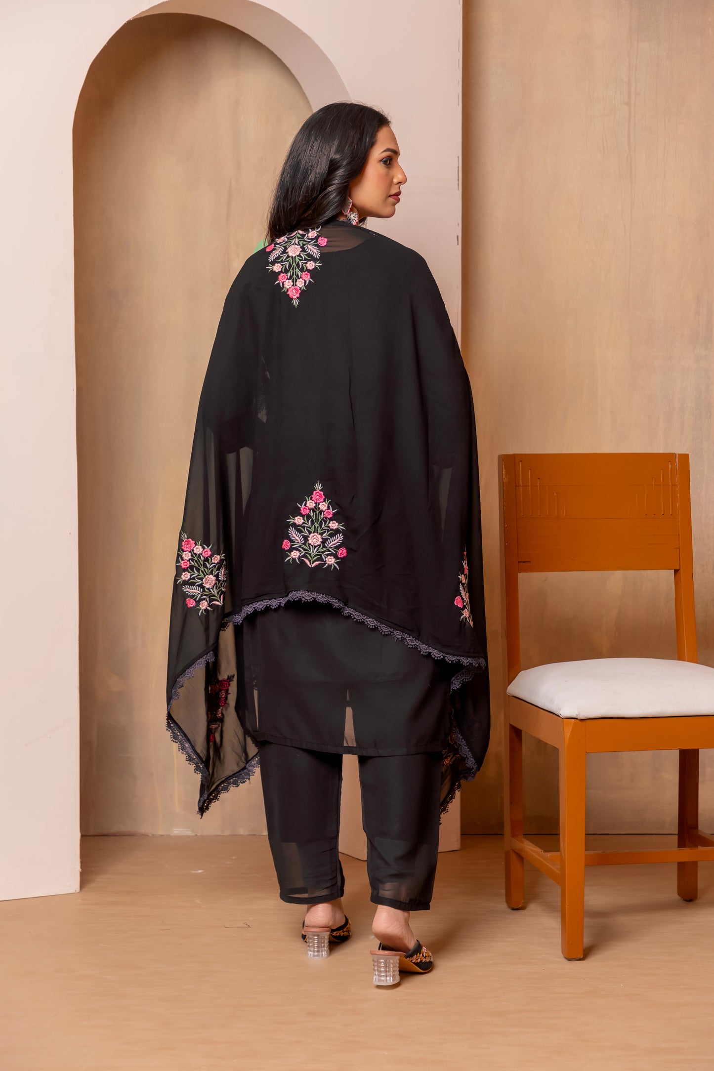 SUCHI BLACK  COLOURED  WOMEN'S  HEAVY FAUX GEORGETTE  KURTA WITH PANT DUPATTA  SET