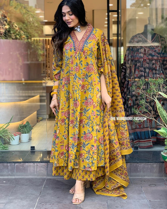 TANVI YELLOW  COLOURED  WOMEN'S VISCOSE CHANDERI EMBROIDERED  KURTA WITH PANT DUPATTA SET
