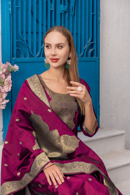 CHEERY COLOURED TREDITIONAL WEAR KURTA SET
