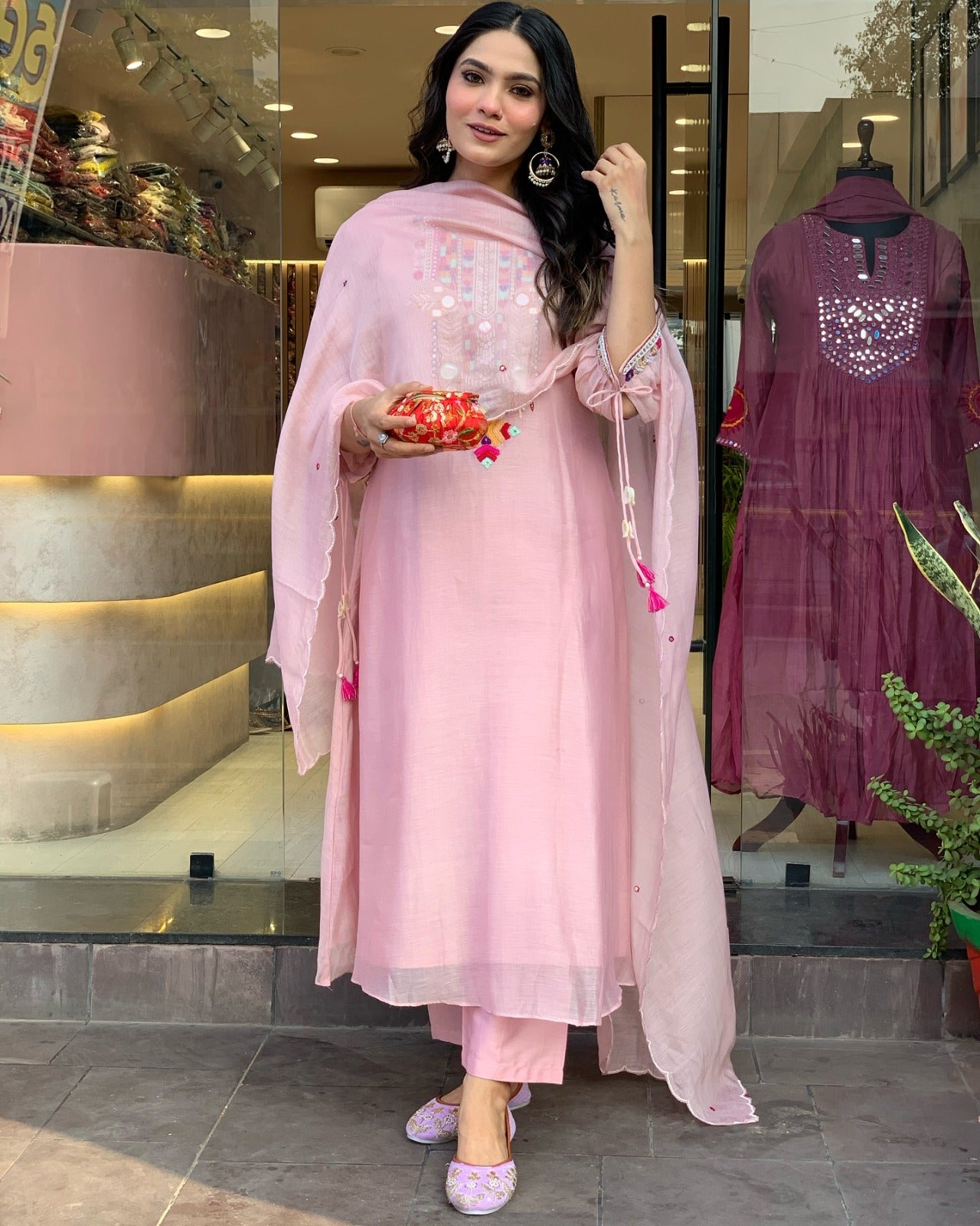 YAMINI PINK COLOURED  WOMEN'S CHANDERI SILK EMBROIDERED  KURTA WITH PANT DUPATTA SET