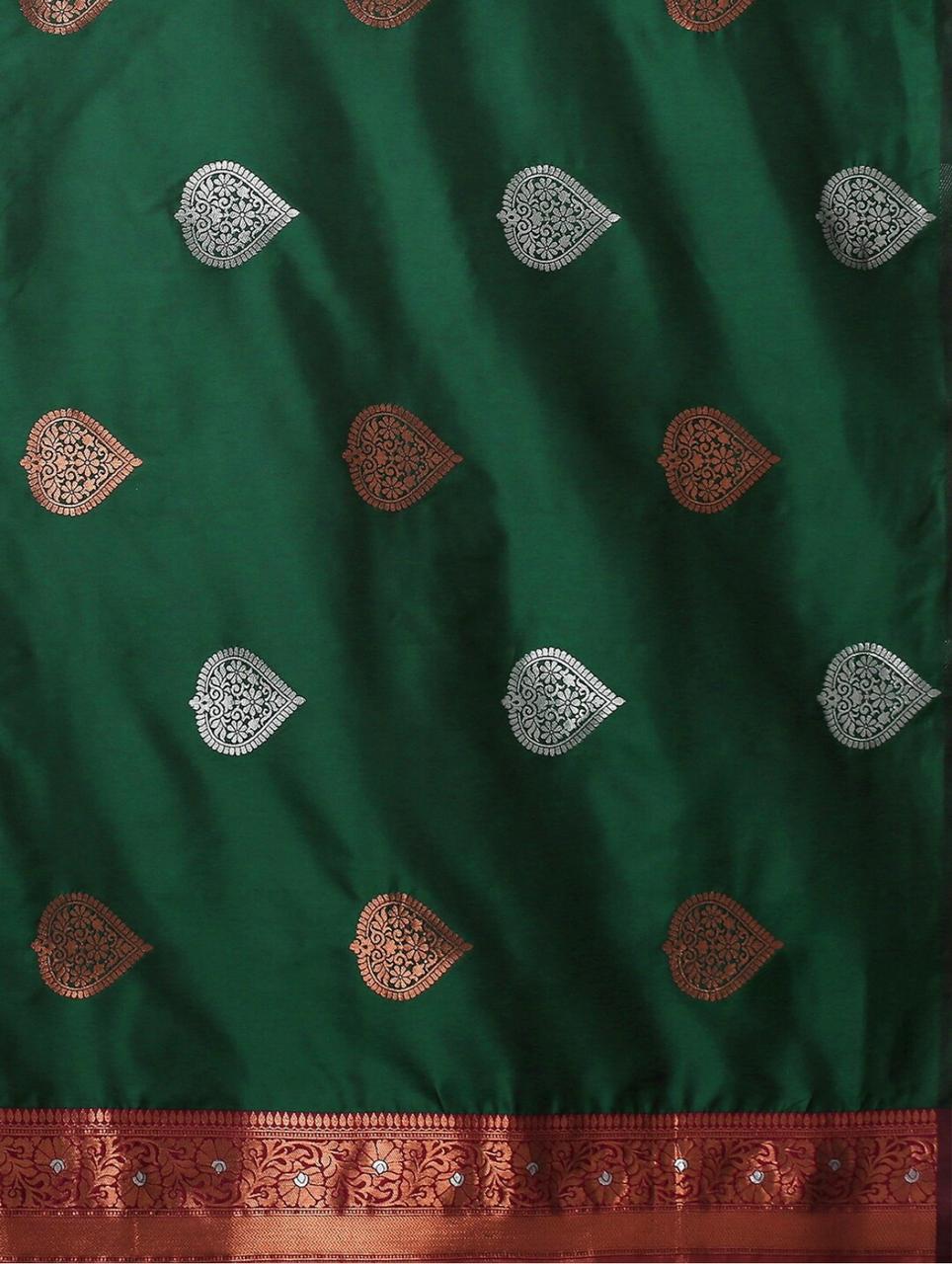 THE BANARASI SAREEIS MADE UP OF SILK THREADS WOVEN USING