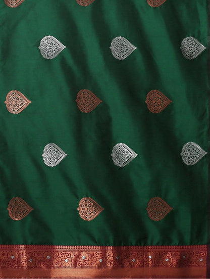 THE BANARASI SAREEIS MADE UP OF SILK THREADS WOVEN USING